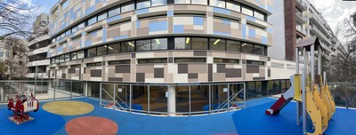 02 Cour Maternelle et Facade.jpg